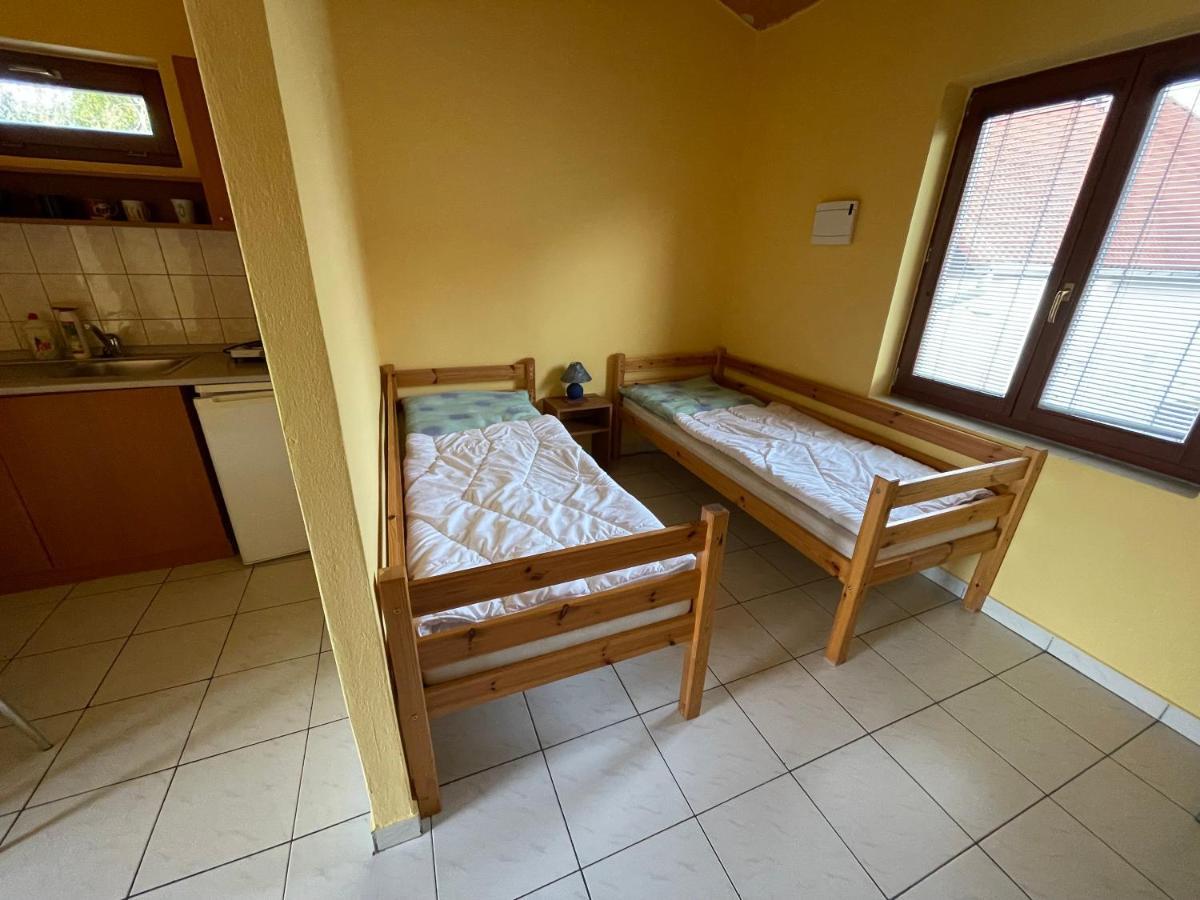 Apartmány Forró Rybárska Velky Meder Exterior foto