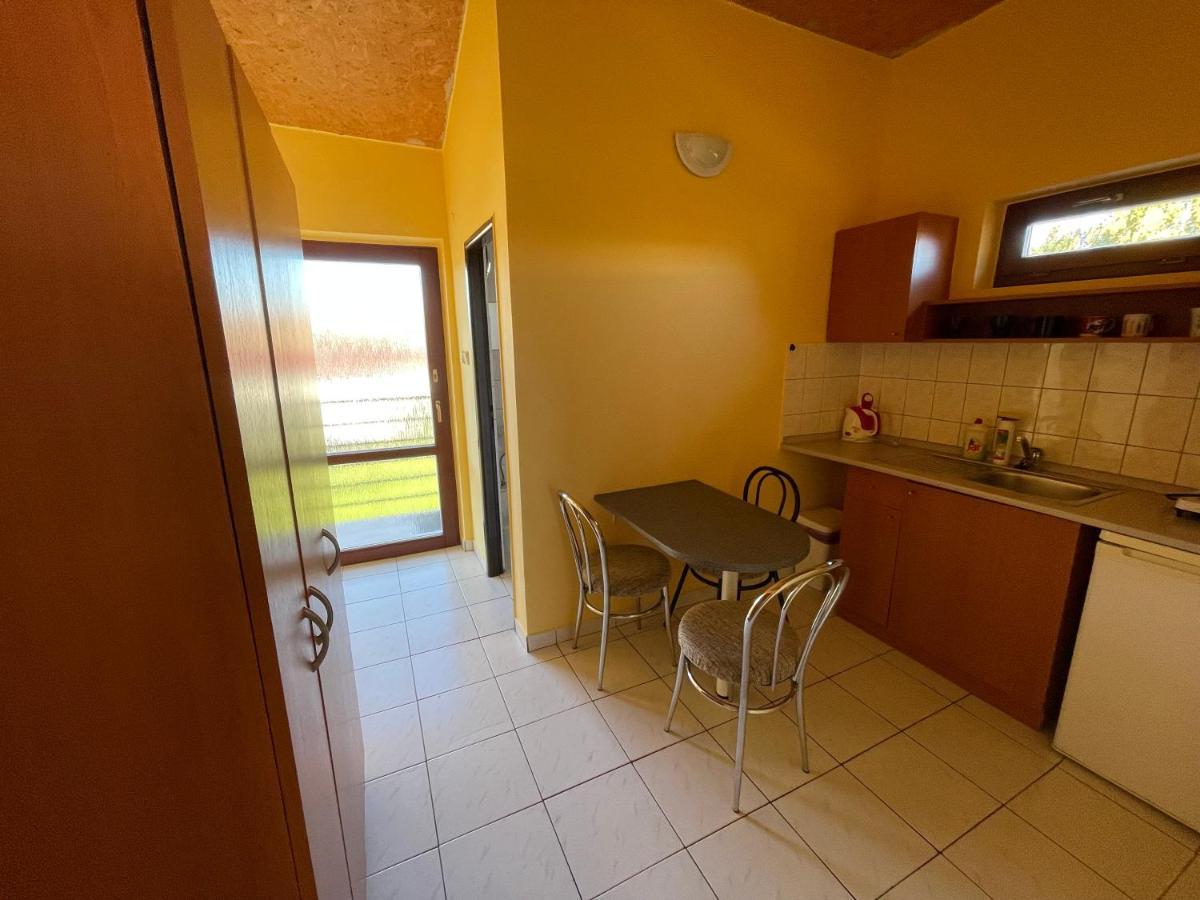Apartmány Forró Rybárska Velky Meder Exterior foto