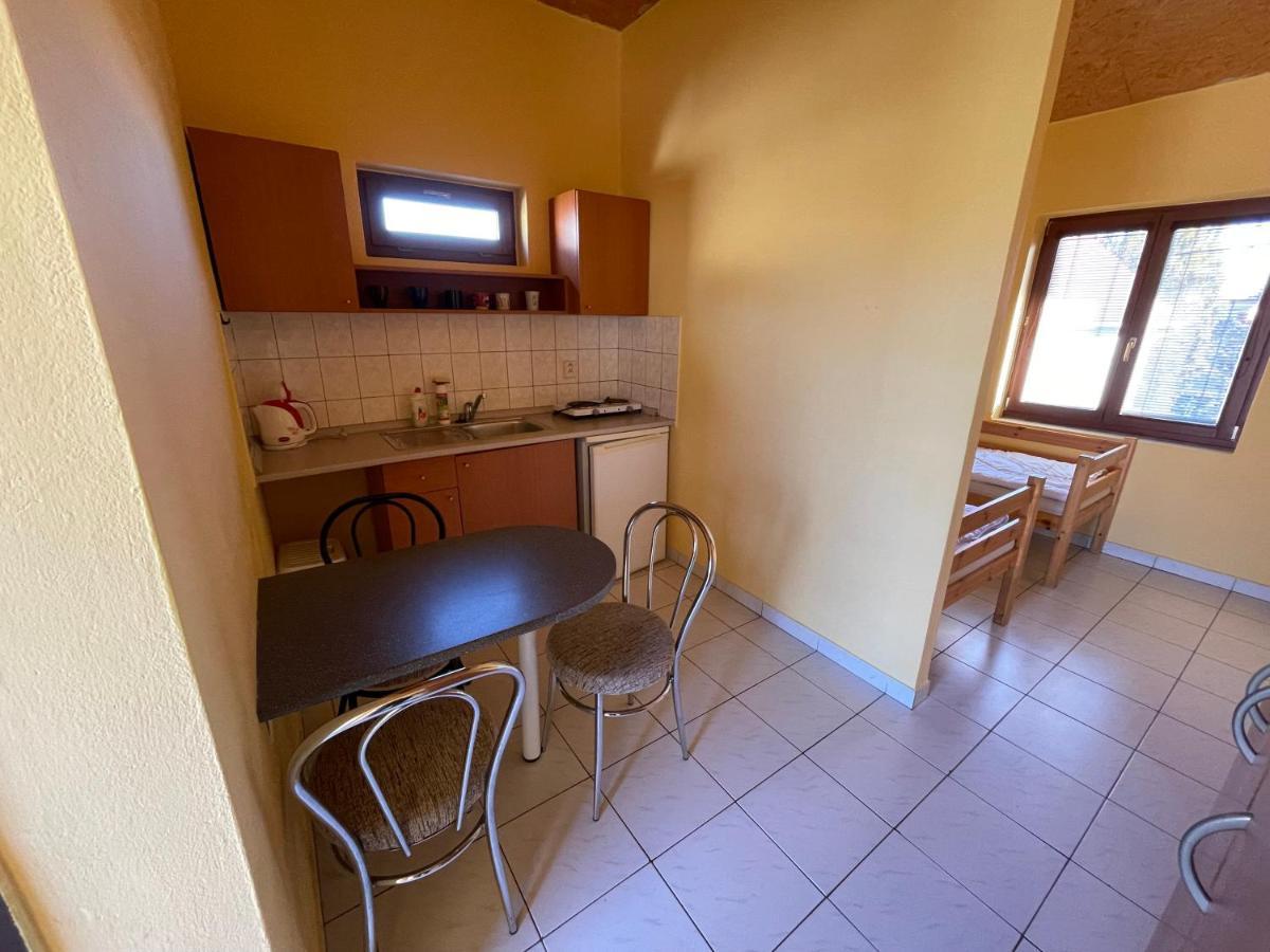 Apartmány Forró Rybárska Velky Meder Exterior foto