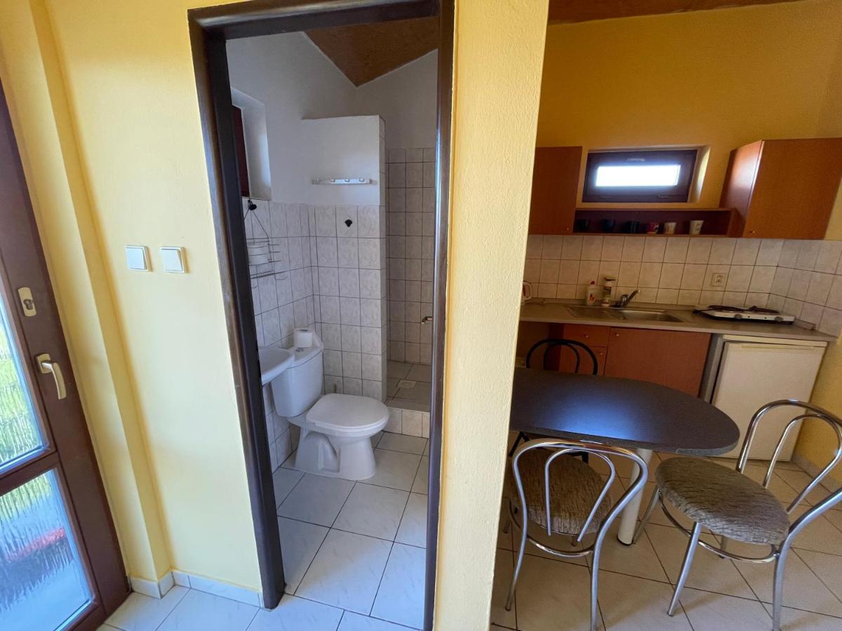Apartmány Forró Rybárska Velky Meder Exterior foto