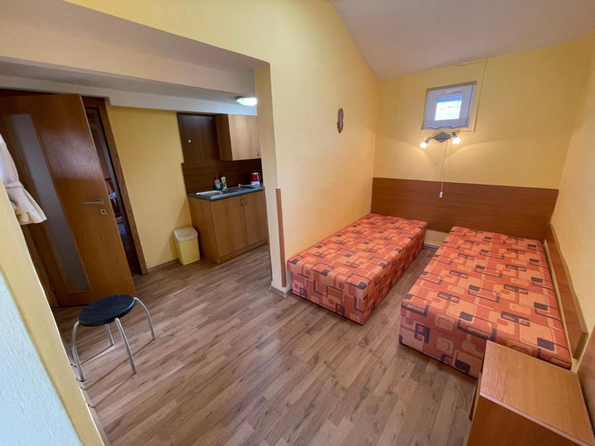Apartmány Forró Rybárska Velky Meder Exterior foto