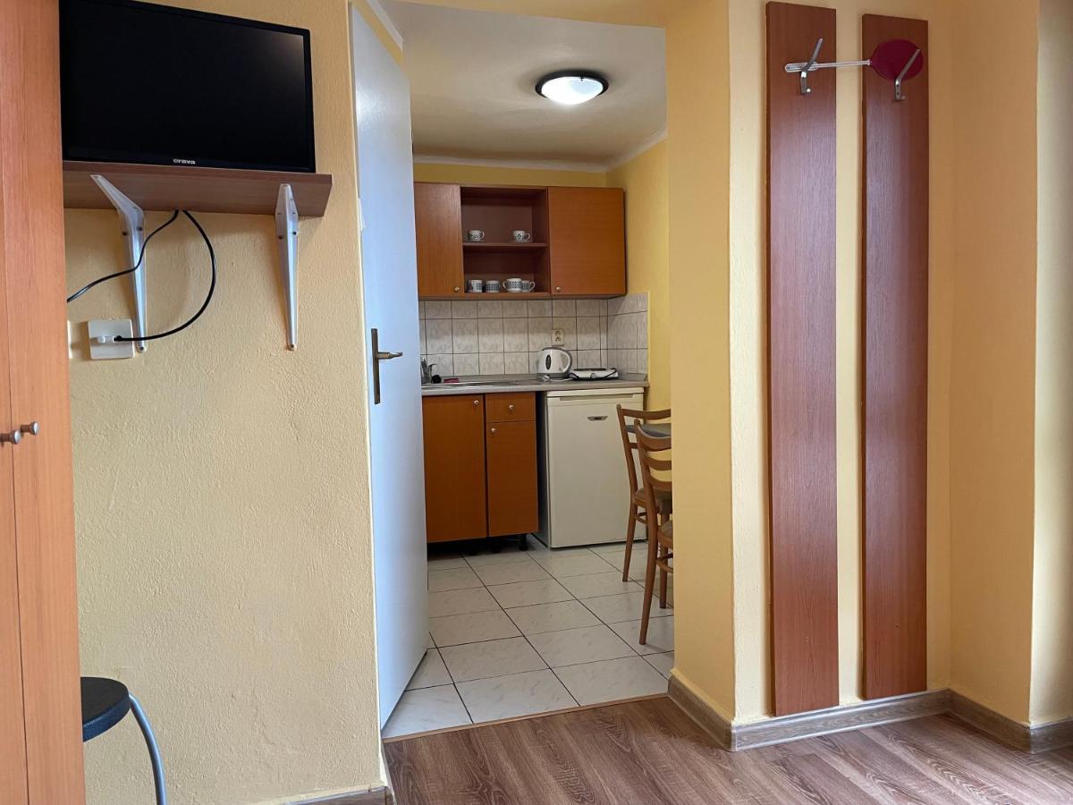 Apartmány Forró Rybárska Velky Meder Exterior foto