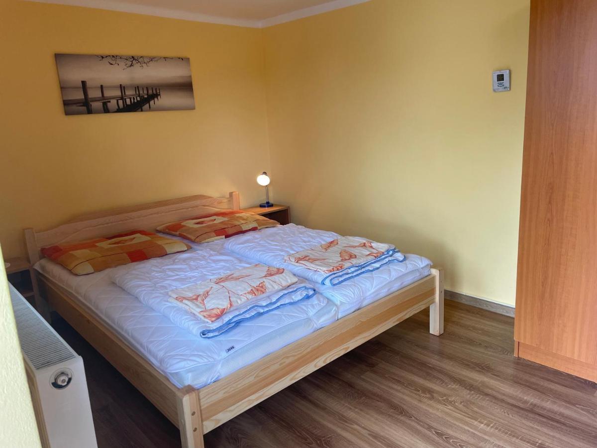 Apartmány Forró Rybárska Velky Meder Exterior foto
